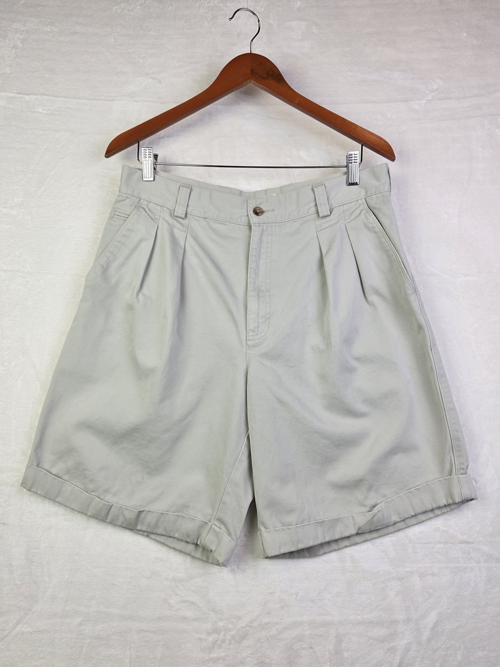 Vintage 90s Banana Republic Safari and Travel Shorts Mens 33 Pleated Khaki